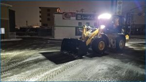 新潟市東区大形本町|らーめん幸楽苑:駐車場の除雪作業事例