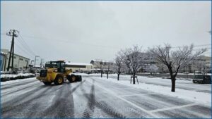 新潟市中央区柳島町|みなとぴあ:敷地内通路の除雪作業事例